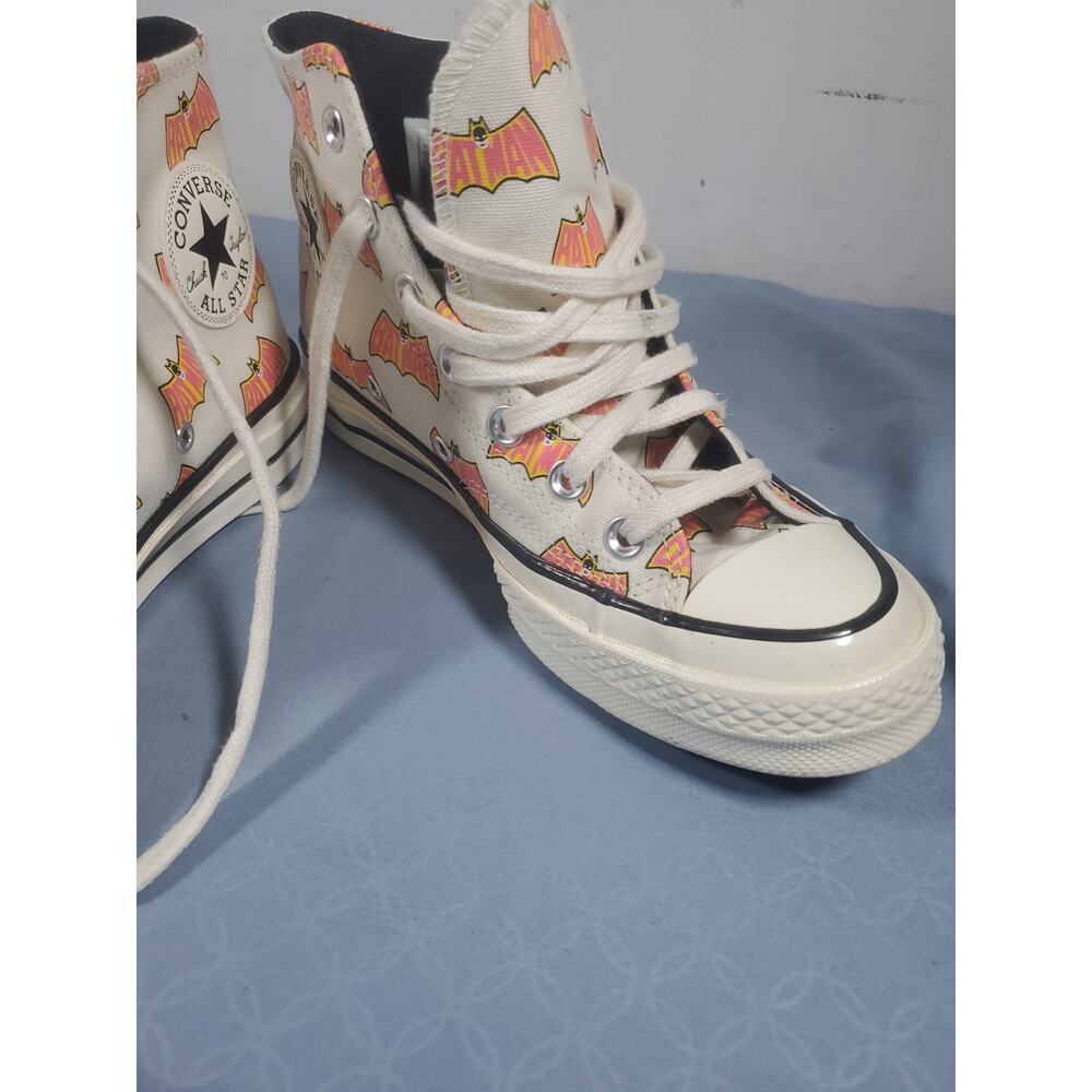 Converse Chuck 70 Hi Batman 80th Anniversary White Pink 167318C DC Womesn 7 - Picture 13 of 16